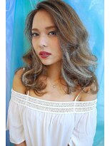 カペリマレーナ(Capelli Malena)&nbsp;外国人風！大人可愛いアッシュベージュの立体ハイライト