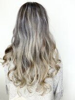 トリニティ(trinity)&nbsp;【trinityトリカイ】外国人風バレイヤージュ♪プラチナブロンド