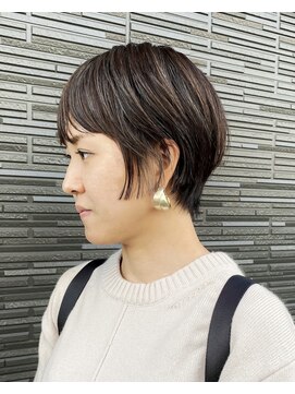 ヘアー テクニカ(hair Technica) 広瀬オススメ「ブルージュ+極細ハイライトを入れたショート♪」