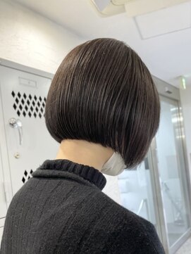 エリマ 調布(elima) ミニボブ切りっぱなしボブショートボブアッシュイルミナカラー