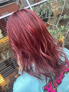 ビーワールド(B WORLD) 気温だけじゃなくテンションも上がるチェリーレッド