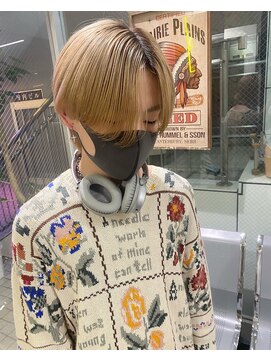 ノラ シブヤ(NORA) ハイトーン　センターパートウルフ