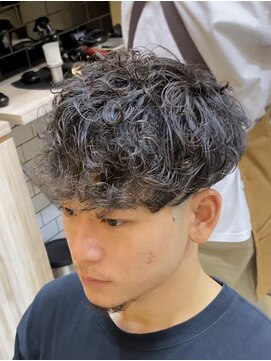 グルーマーズトウキョウ(GROOMER/S TOKYO) スペインカール　ハードパーマ　メンズ　ツイストスパイラル