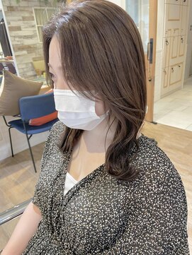 ネオリーブ チロル 横浜西口店(Neolive CiroL.) 赤み消しベージュ　美髪　ナチュラルレイヤー