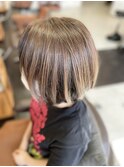 ベースを明るくしたミルクティー系インナーカラー