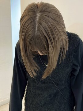 メゾンアクア 表参道(Maison ACQUA) ☆ブリーチなしダブルカラー オリーブ オリーブベージュ ボブ