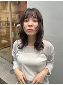 顔まわり1カールで魅せる、さりげないエッジ