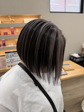 シカ 神戸三宮元町店(Cica) ハイトーン デザインカラー ブリーチ アンブレラ ボブ 三宮