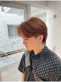 ベージュブラウン×センターパートショートウルフ