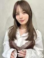 ナナローネス 渋谷(nana loness)&nbsp;レイヤーカット　まろやかベージュ　顔まわりレイヤー　艶カラー