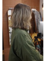 チャプター 問屋町(chapter)&nbsp;髪質改善ミルクティベージュ外はねボブケアブリーチダブルカラー