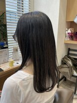 ウイバイファースト(u'i by first)&nbsp;カットはワンレンスタイル カラーはダークブラウン