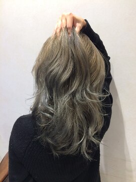 トティア 梅田(Totia) 『大人気Totia梅田』×『外国人風カラー×巻き髪スタイル』