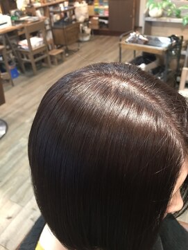 ケアルタイム(Curel time) 前下がりラインの艶ボブ