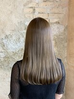 リーン(LEEN)&nbsp;アッシュベージュ ワンレングス　【LEEN】