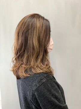 トップヘアー 中庄店(TOP HAIR fuapua) 大人のハイライトカラー【りり】