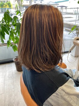 ヘアー アーキ(HAIR ARCHI)の写真/【稲沢市/国府宮駅東口徒歩10分】脱白髪染めで大人女性のお悩みを一緒に解決して綺麗なカラーを実現!!