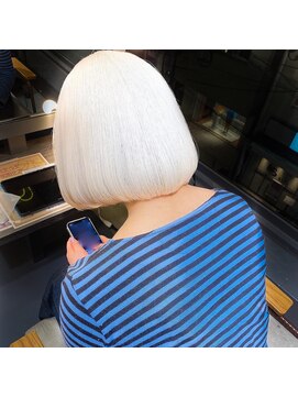 ジルバイジゼル(JILL by GiseL) 中世ウルフ/メンズウルフ/ハイトーン/ダブルカラー/ホワイト