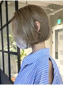 ショートボブ丸みボブミルクティーベージュ透明感外国人風カラー