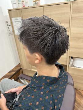 ヒカリ バイ イサミ 西川口(Hikari by ISAMI) 韓国マッシュスペインカールスパイキーショート〈理容室〉西川口