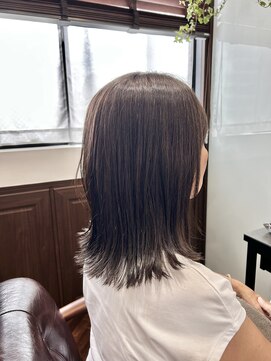 ミレナ(Milena) 軽めミディアム×アッシュブラウンカラー