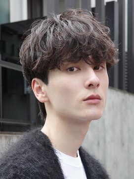 レタッチ バイ フィフス 天神大名(RETOUCH by fifth) 天神大名メンズパーマシャドウパーマッシュウルフカットゆるめ