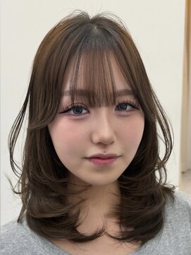 リア(riah) 韓国ヘアーハッシュカットレイヤーカットハイライトカラー