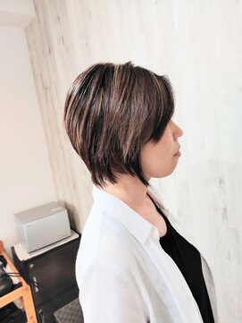 ヴィラックスヘア(ViLax Hair) オシャレなショートメッシュヘア