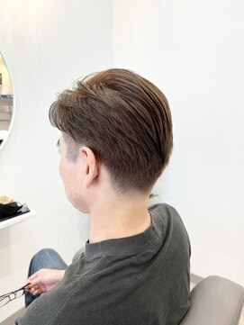 オアシス(oasis) メンズ　ツーブロック　アイスブルーアッシュ