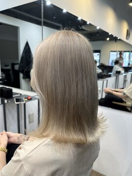 イリス(Iris) ホワイトミルクティー×Wブリーチ