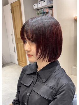 スタン 渋谷(Stam) ワインレッドハイトーンウルフレイヤーボブブリーチカラー渋谷