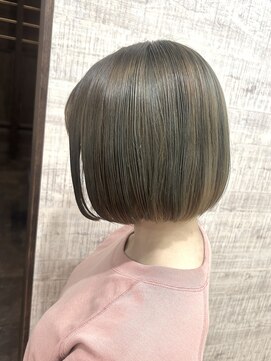 ララ(LALA) ミルクティーカラー、ボブ