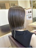 切りっぱなしボブ×グレージュ