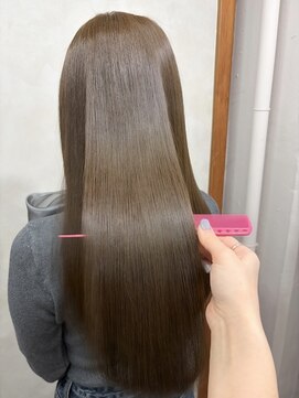 イルウィ(irwi) 【オリーブベージュカラー/ストレートヘア