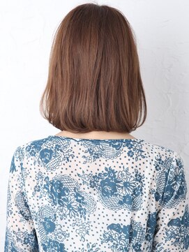 サラ(sarah) 厚めバングスリークボブ