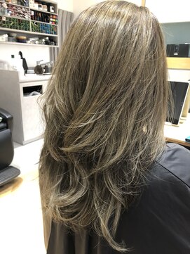 カチート(CACHITO) 大人綺麗ハイライトカラー×レイヤースタイル