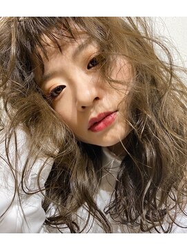 エル(EL by green) 《tomi》ミディアムレイヤー×オリーブアッシュ