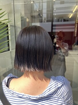 ラフランクリー(la frankly) 20代30代/大人かわいい/透明感ショート/レイヤースタイル