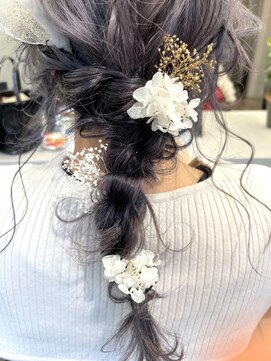 アイユー(ii+U) 華やか　編みおろしアレンジ　お呼ばれアレンジ　ゆるふわ