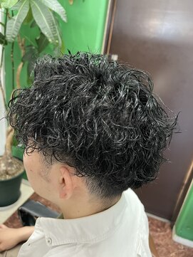 ヘアサロンナンバーワンクラブ上和田本店 ツーブロ刈り上げツイスパマッシュ