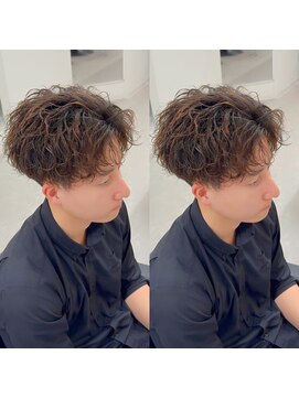 ブライト(BRIGHT) シャドウパーマセンターパート