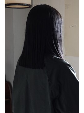 カット アトリエ ルームスリー(cut atelier room3) 黒髪風カラー×ぷっつりカット