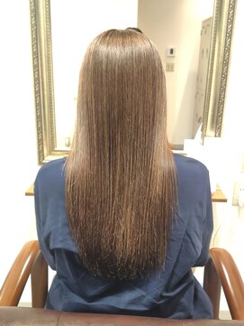 ヘアー グリーン(hair green) 30代40代50代/ハイトーン/ストレート/ツヤ髪スタイル