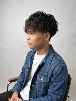 レオン 読谷店(LEON)の写真/《流行のスパイラル/ツイストパーマ》日頃のセットも簡単♪束感も◎パサツキがなく、質感良いスタイルに！