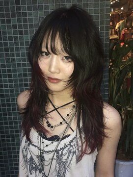 オルン(ORGN.) エンドカラー ボルドー ワインレッド ハッシュカット レイヤー