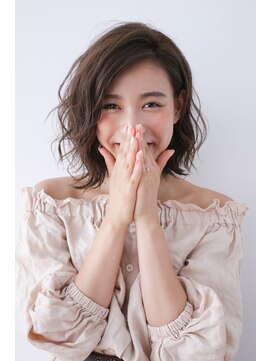 ロロネー 豊中(Lolonois) 【Lolonois豊中】大人かわいいフェミニンロブ（中塚由里子）