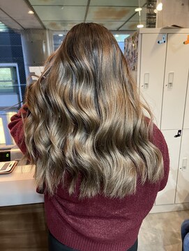 ラフ(LAFF) #黒髪#ボブルフ#ネビージュ#小顔#ワンレン