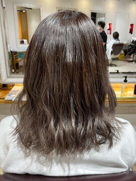 ネオリーブ チッタ 阿佐ヶ谷店(Neolive citta) ダブルカラーでなりたい髪色に！ハイライトたっぷりグレーカラー