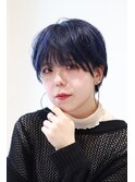 ネイビーブルーのハンサムショート　Y