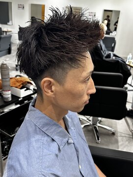 ヒュイル バイ ニアウ(Hwyl by Niau) メンズマッシュパーマニュアンスパーマスパイラルパーマ刈り上げ